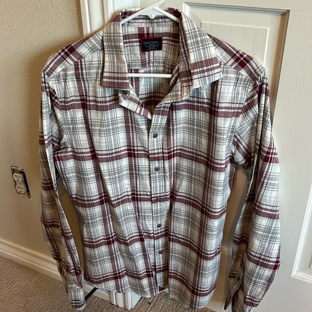 Untuckit, burgundy and grey plaid button down shirt, men’s size medium